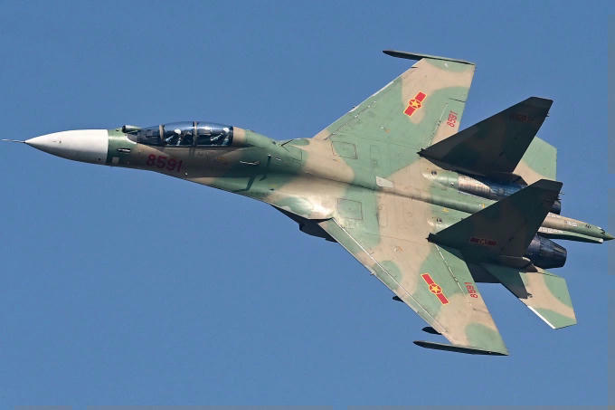Su-30MK2 đang luyện tập trên bầu trời Hà Nội. (Ảnh: Giang Huy - VNExpress)