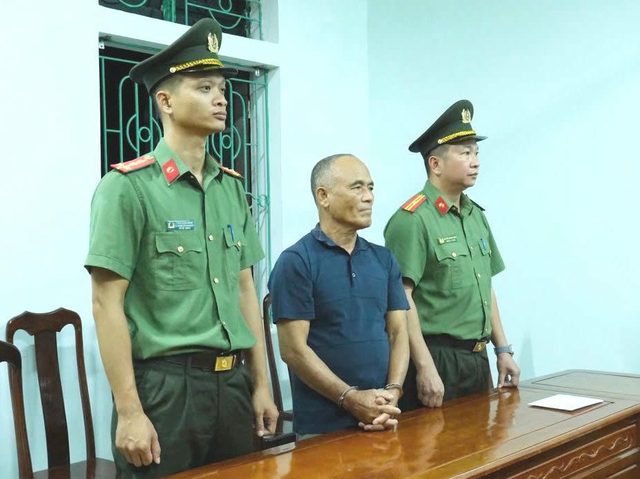 Khởi tố đối tượng lợi dụng quyền tự do dân chủ, xâm phạm lợi ích Nhà nước, cá nhân