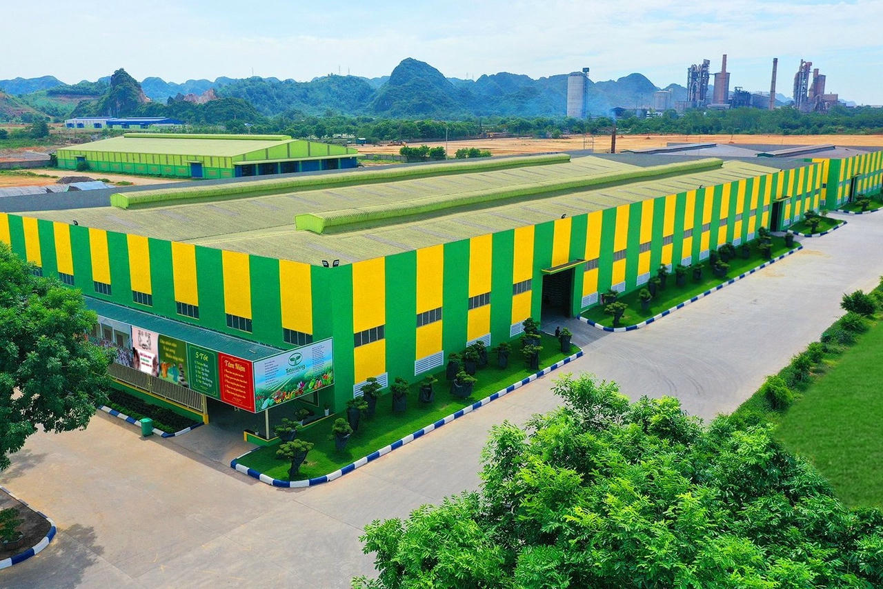 Nhà máy Dinh dưỡng Cây trồng Tiến Nông Bỉm Sơn (phường Bỉm Sơn, tỉnh Thanh Hóa).