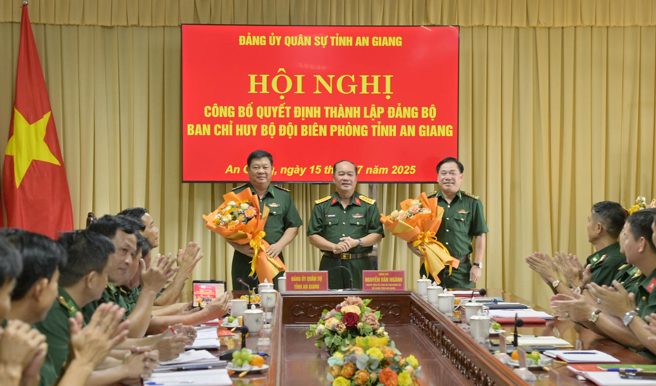 Công bố quyết định thành lập Đảng bộ Ban Chỉ huy Bộ đội Biên phòng tỉnh An Giang