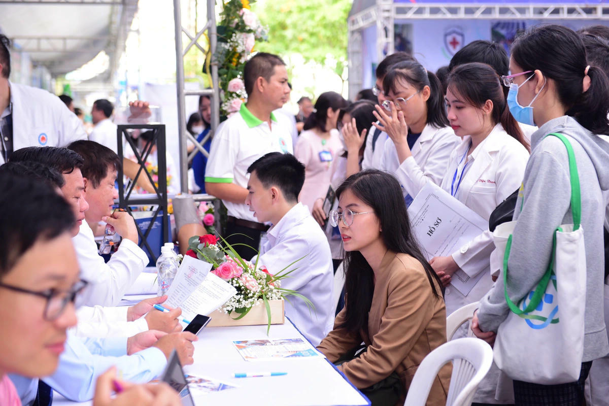 TP HCM hỗ trợ bác sĩ trẻ về thực hành tại trạm y tế 10 triệu đồng/tháng