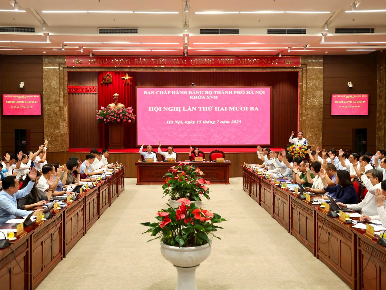 Hà Nội: Thống nhất phương hướng công tác nhân sự Đại hội Đảng bộ TP lần thứ XVIII