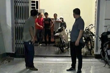 Kịp thời giải cứu người phụ nữ bị khống chế bằng dao 