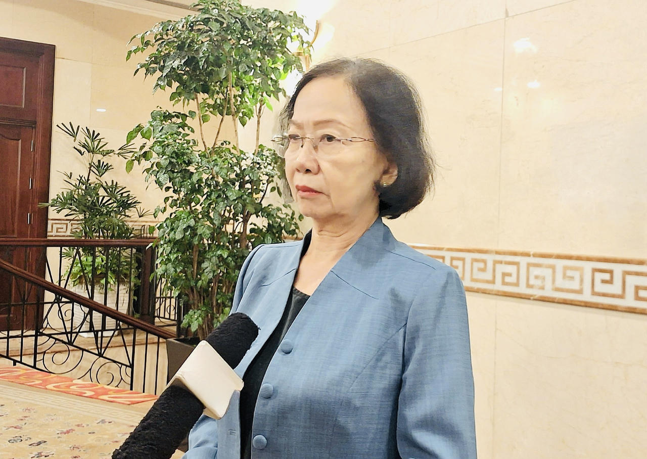 Bà Nguyễn Thị Khánh: “Chúng ta đang nắm trong tay một kho báu”. 
(Ảnh trong bài: N.D.Khương) 