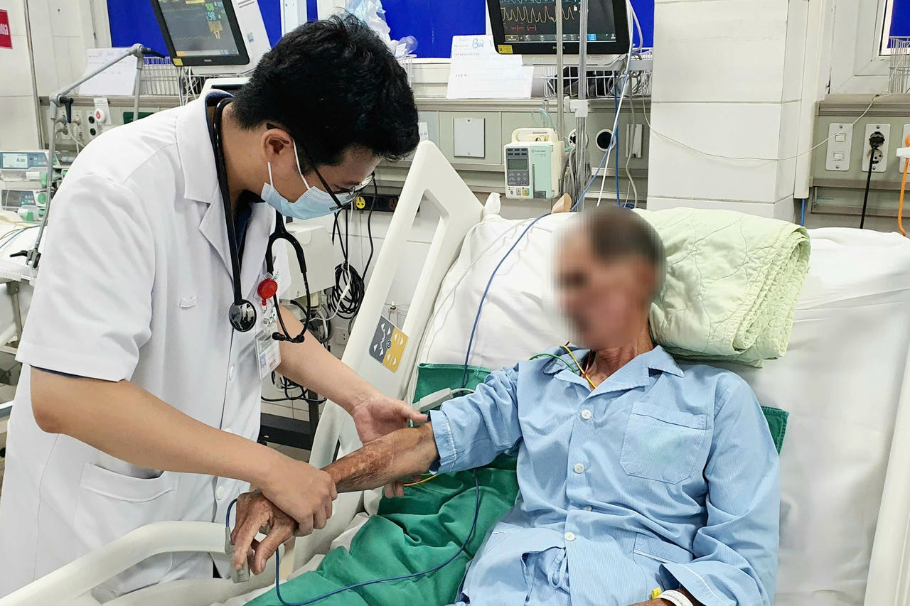 Tình hình sức khỏe các bệnh nhân ăn tiết canh lợn ở Hưng Yên