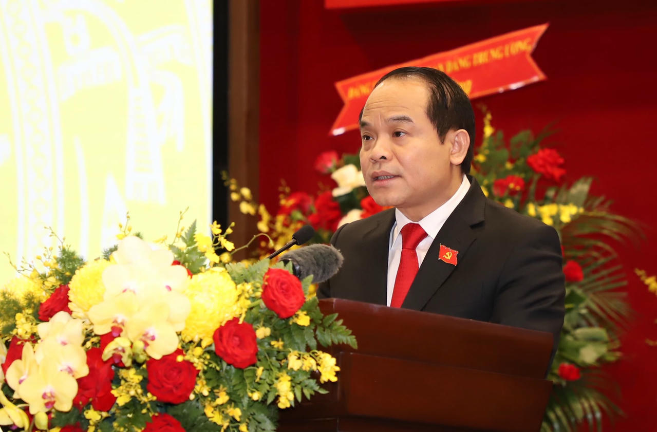 Đồng chí Nguyễn Quốc Đoàn, Ủy viên Trung ương Đảng, Phó Bí thư Thường trực Đảng ủy, Phó Chánh án Tòa án nhân dân tối cao trình bày dự thảo Báo cáo kiểm điểm công tác lãnh đạo, chỉ đạo của Ban Chấp hành Đảng bộ Tòa án nhân dân tối cao nhiệm kỳ 2020 - 2025.