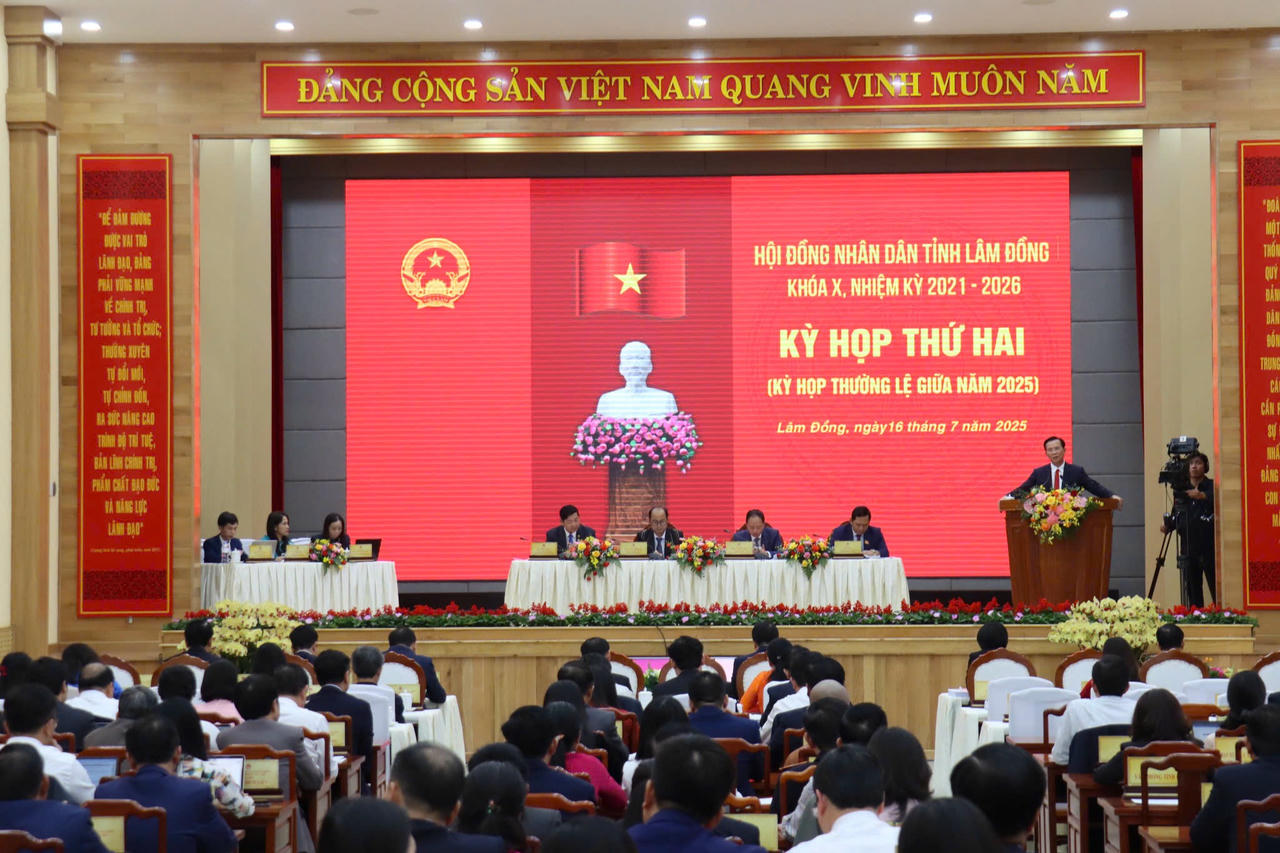 Lâm Đồng bố trí gần 70 tỷ đồng hỗ trợ cán bộ, viên chức... sau sáp nhập 