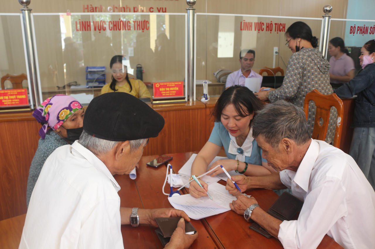 Tất cả đều hướng đến một nền hành chính phục vụ thực sự, để mỗi người dân khi đến với chính quyền đều cảm thấy được sự phục vụ tận tình.