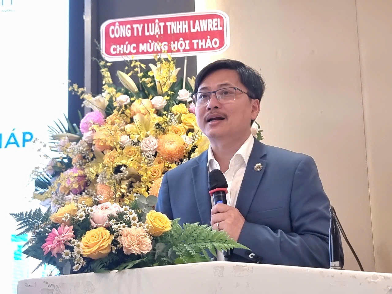 PGS.TS Trần Việt Dũng - Phó Hiệu trưởng Trường Đại học Luật TPHCM phát biểu tại hội thảo