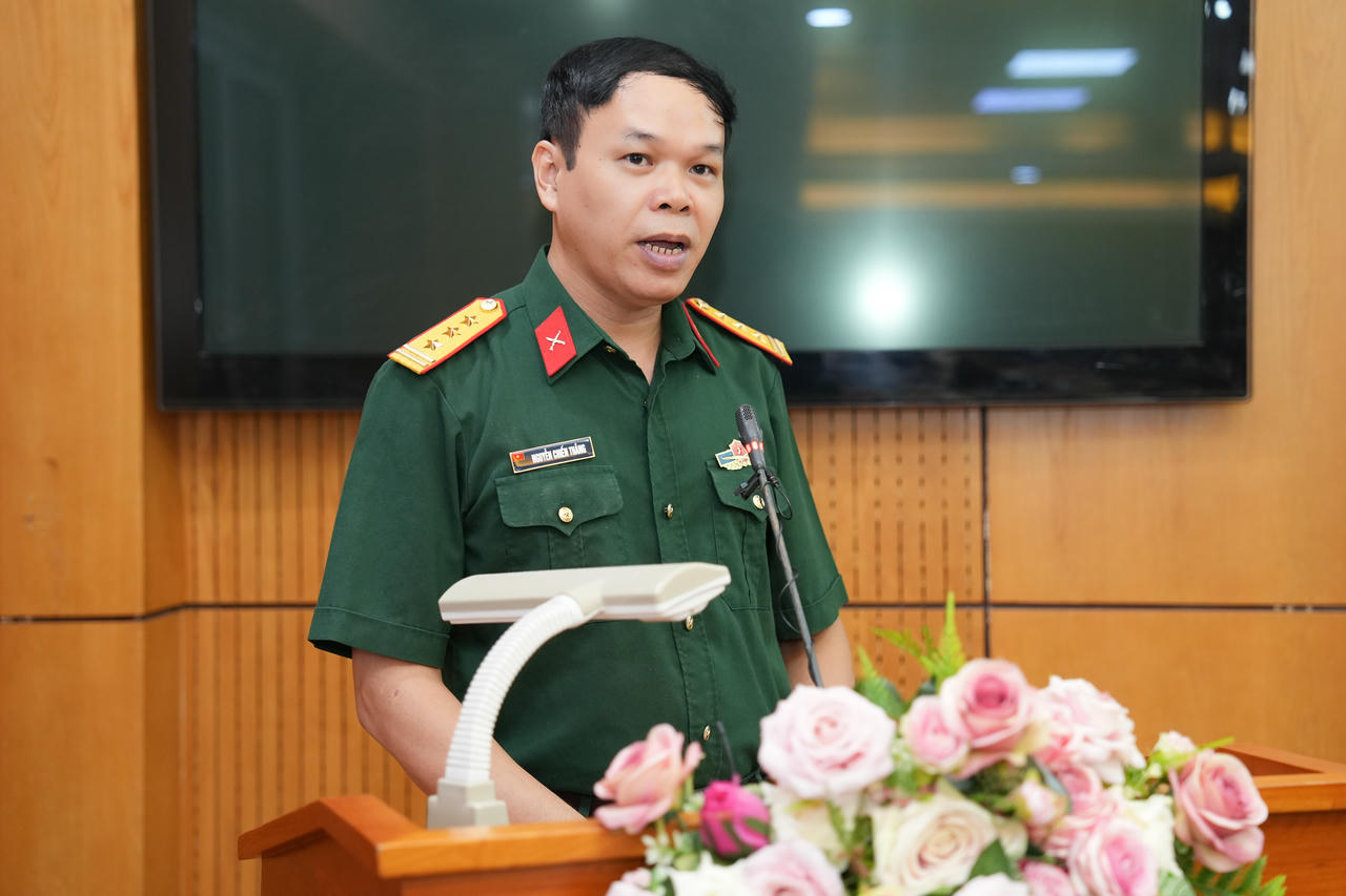 Nhà báo Chiến Thắng.