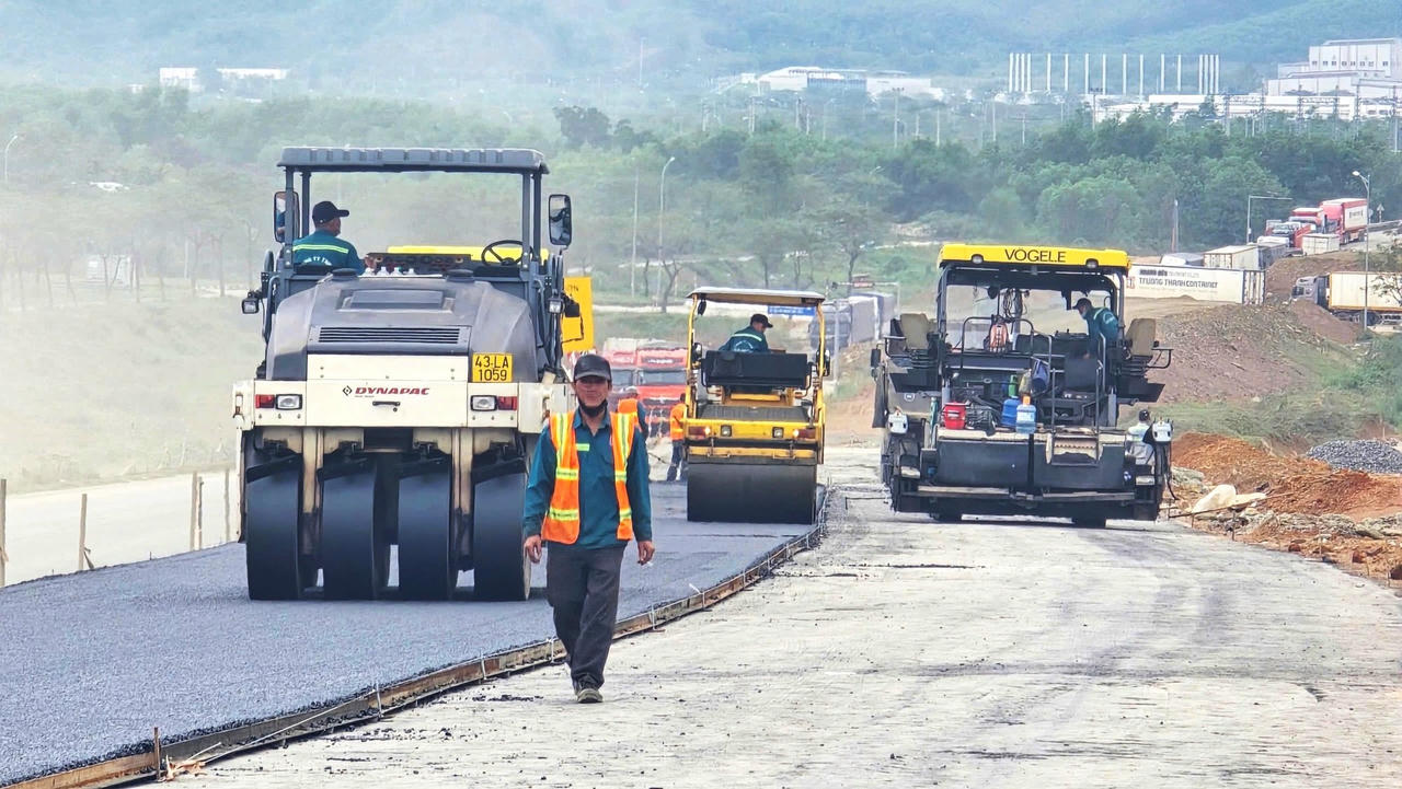 Tiến độ thi công Dự án cao tốc Hòa Liên - Túy Loan được đẩy mạnh, quyết tâm thông xe kỹ thuật vào ngày 19/8.