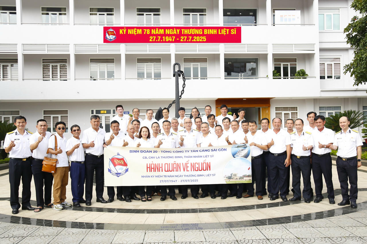 Tổng Công ty Tân Cảng Sài Gòn gặp mặt, tặng quà thương binh, con liệt sĩ