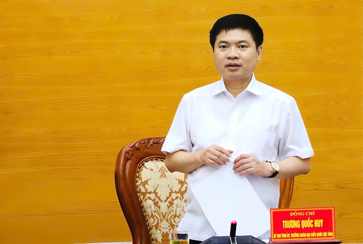 Ông Trương Quốc Huy, Bí thư Tỉnh ủy, Trưởng Đoàn ĐBQH tỉnh Ninh Bình phát biểu.