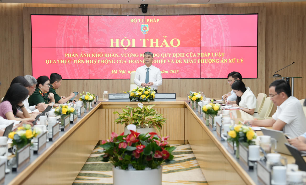 Tháo gỡ khó khăn, vướng mắc do quy định pháp luật, đóng góp sự phát triển kinh tế - xã hội