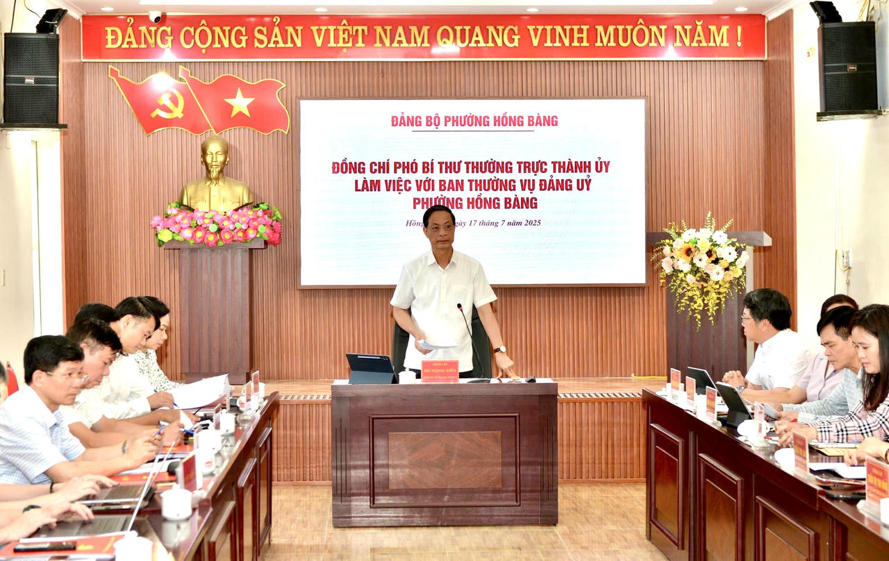 Phó Bí thư Thường trực Thành ủy Đỗ Mạnh Hiến làm việc với Ban Thường vụ phường Hồng Bàng.