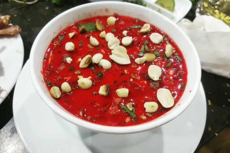 Bộ Y tế khuyến cáo người dân không nên ăn tiết canh sau vụ 2 người tử vong ở Hưng Yên