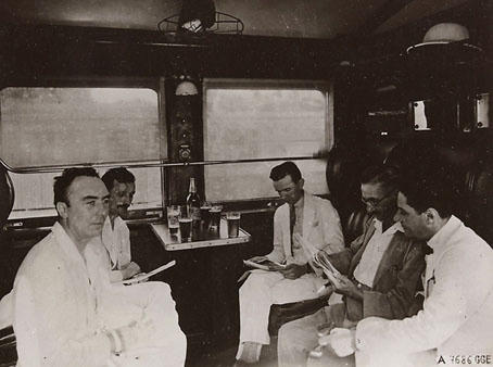 Chuyện xây dựng đường sắt ở Việt Nam ở thế kỷ trước