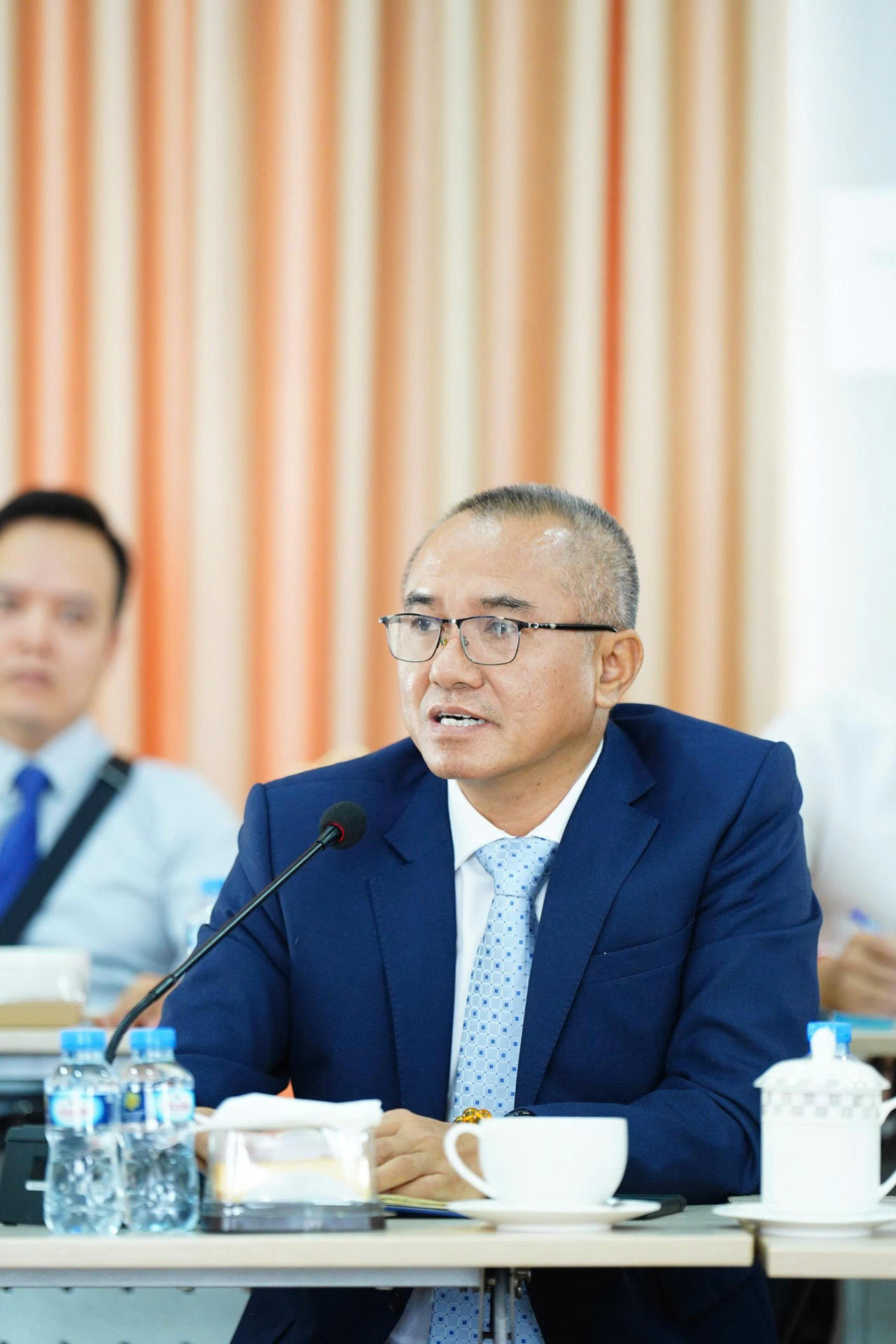 GS.TS. Hoàng Trần Hậu, Chủ tịch Hội đồng Giám sát Giáo dục FBU chia sẻ về các phương án hỗ trợ chuyên môn cho các du học sinh Lào khi học tập tại FBU.