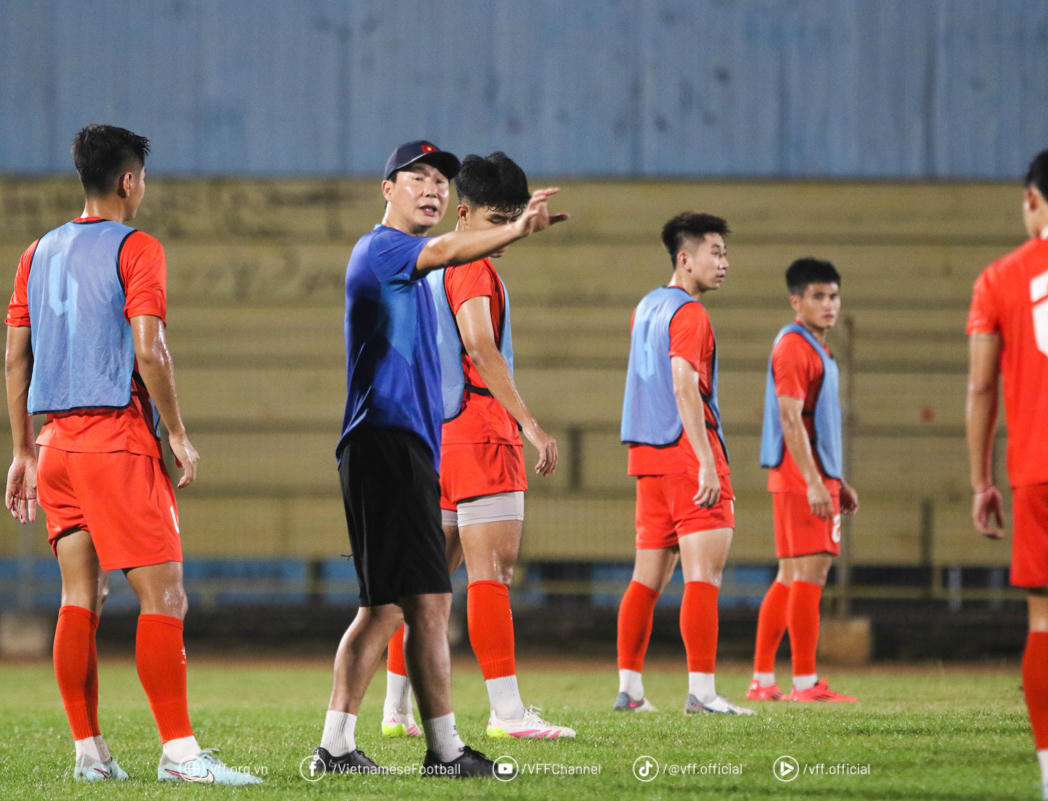Ông Kim Sang Sik tuyên bố sẽ vượt qua Philippines để vào chung kết