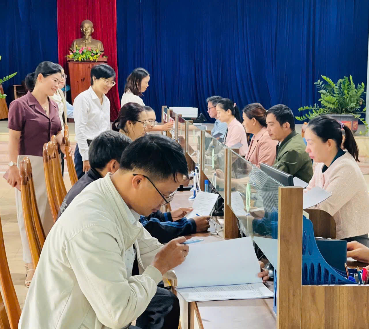 Đẩy mạnh cải cách hành chính, chuyển đổi số và đổi mới sáng tạo.