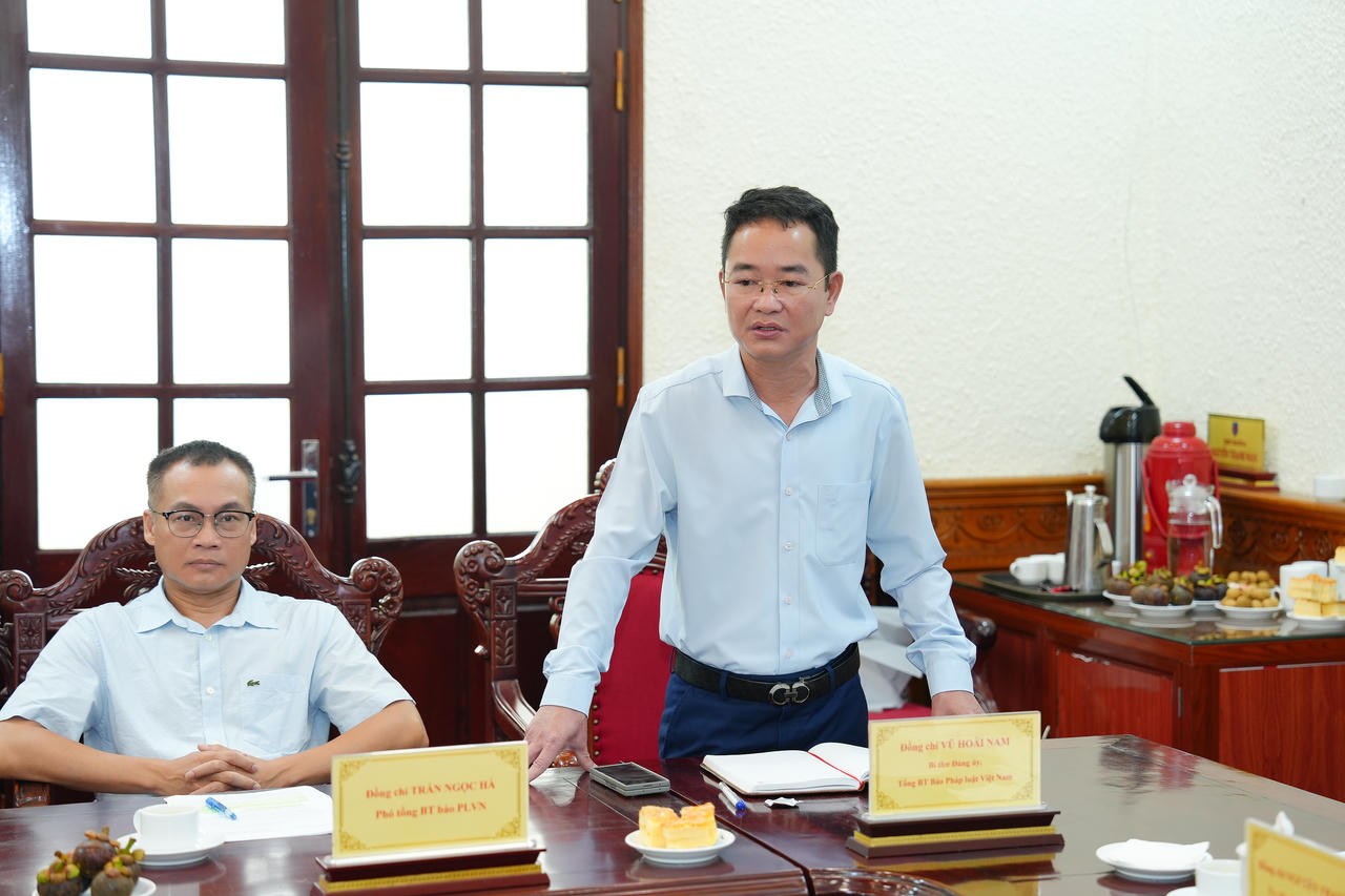 TS. Vũ Hoài Nam, Tổng Biên tập Báo Pháp luật Việt Nam phát biểu tại Hội nghị.