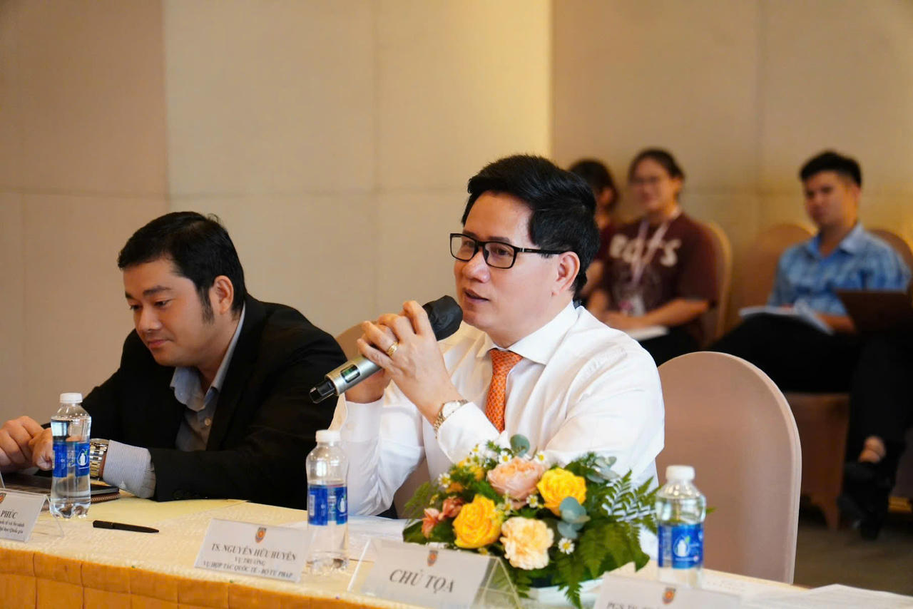 Thu hút chuyên gia pháp lý là người Việt Nam ở nước ngoài về cống hiến:
Cần có những chính sách đặc thù đủ hấp dẫn