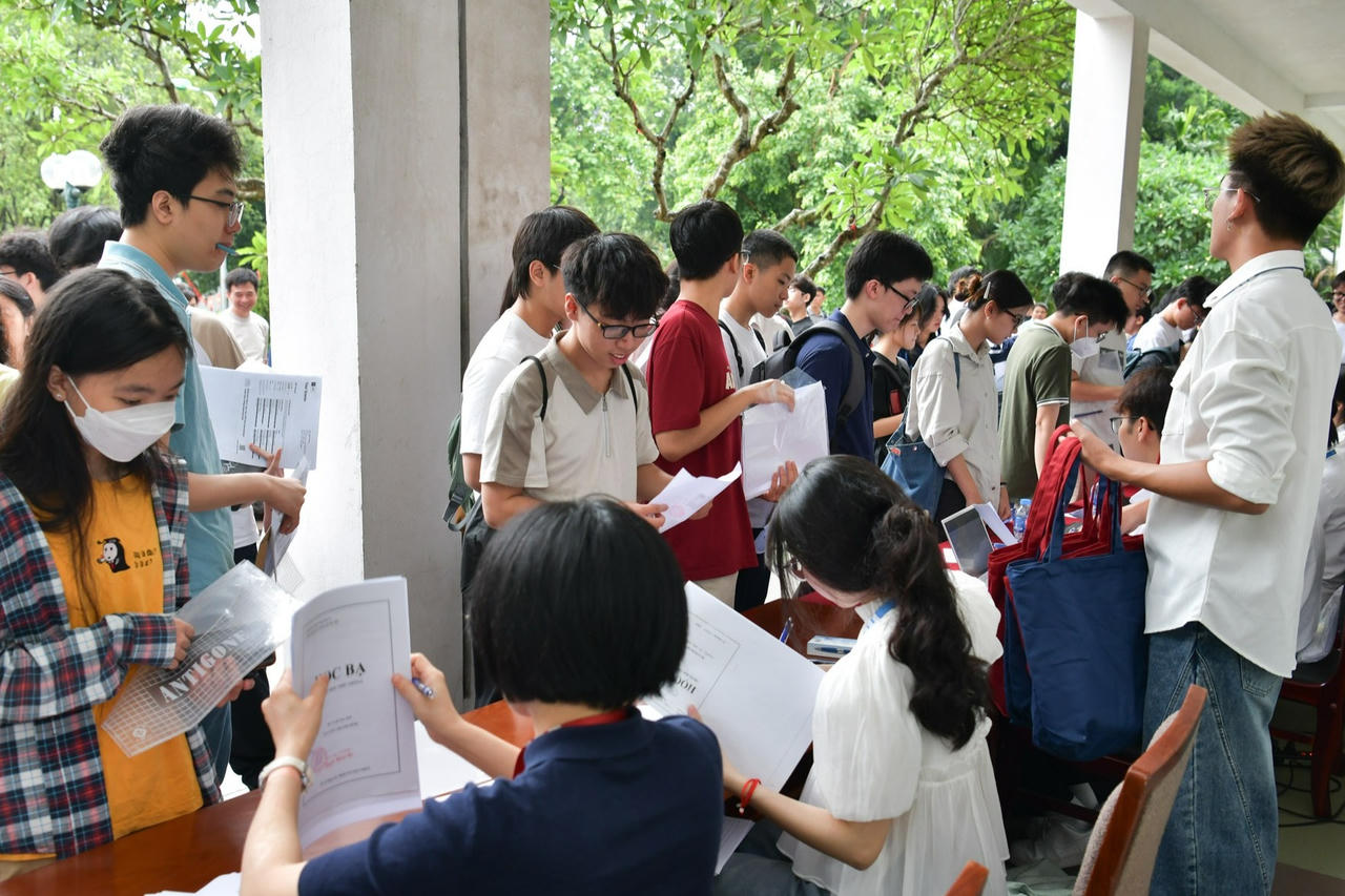 Dự báo điểm chuẩn 65 ngành đào tạo của Đại học Bách khoa Hà Nội