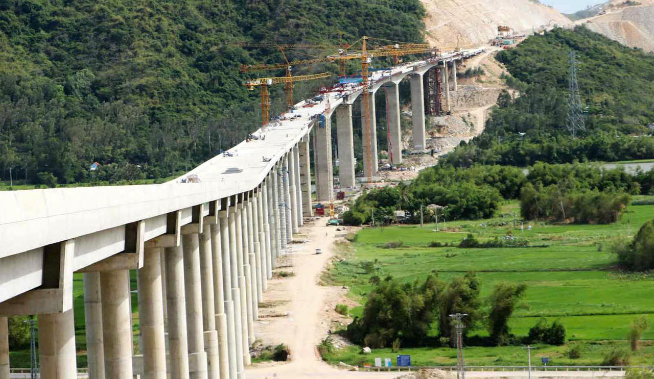 Hợp long cầu dài nhất trên Cao tốc Bắc – Nam phía Đông