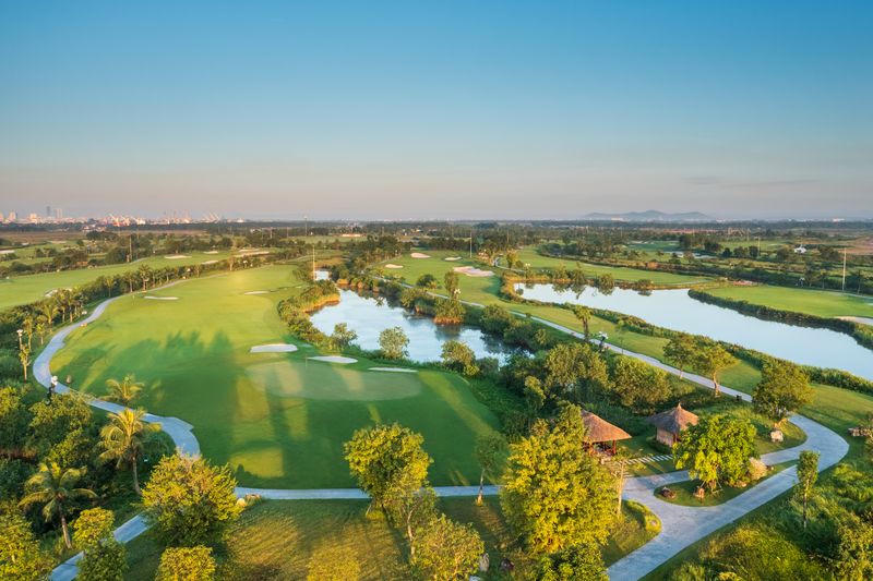 Vinhomes Royal Island (Hải Phòng) đưa sân golf 36 hố trở thành tiện ích sống cho cư dân  