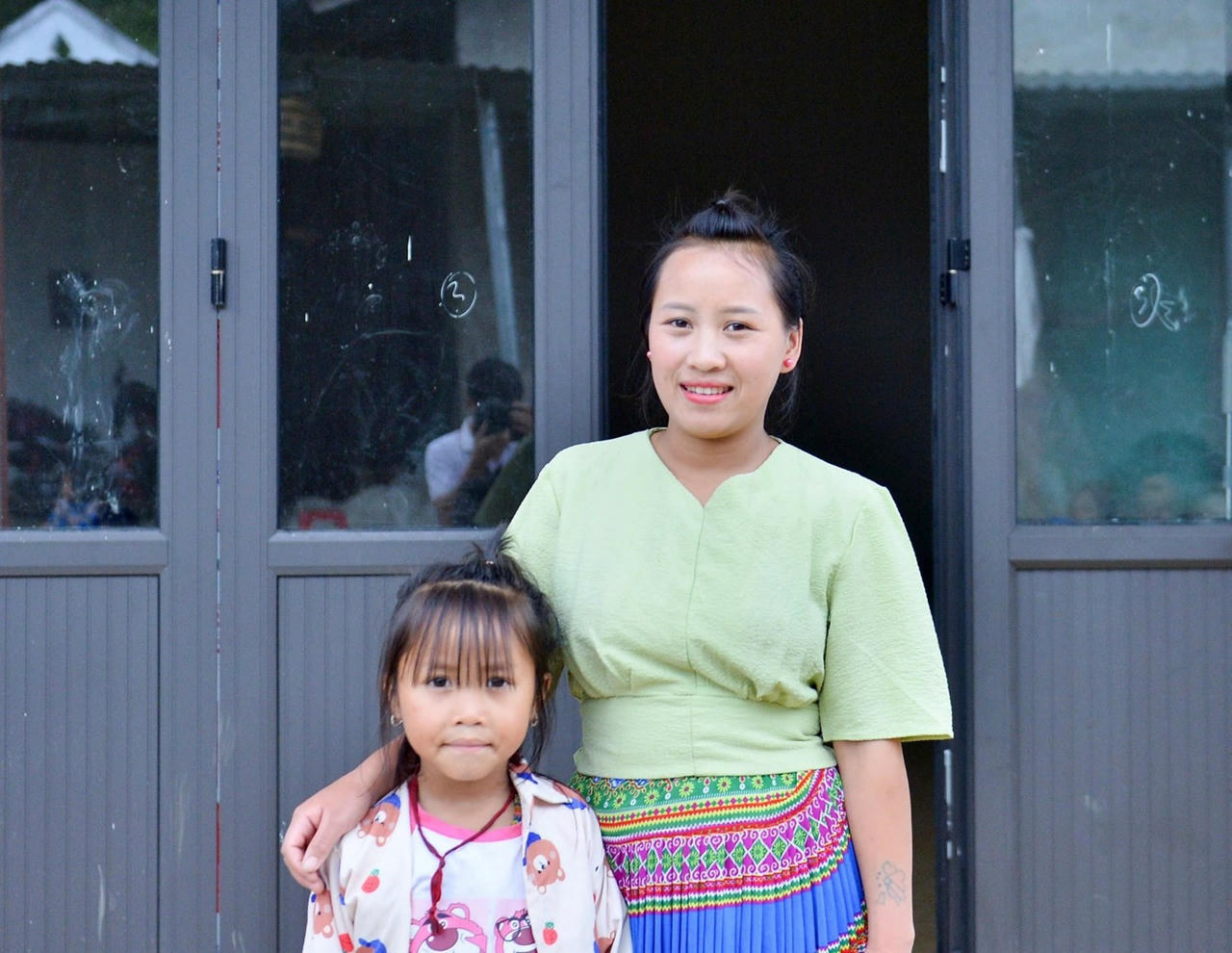 Nụ cười mừng vui của những người dân Y Tý khi có ngôi nhà mơ ước  