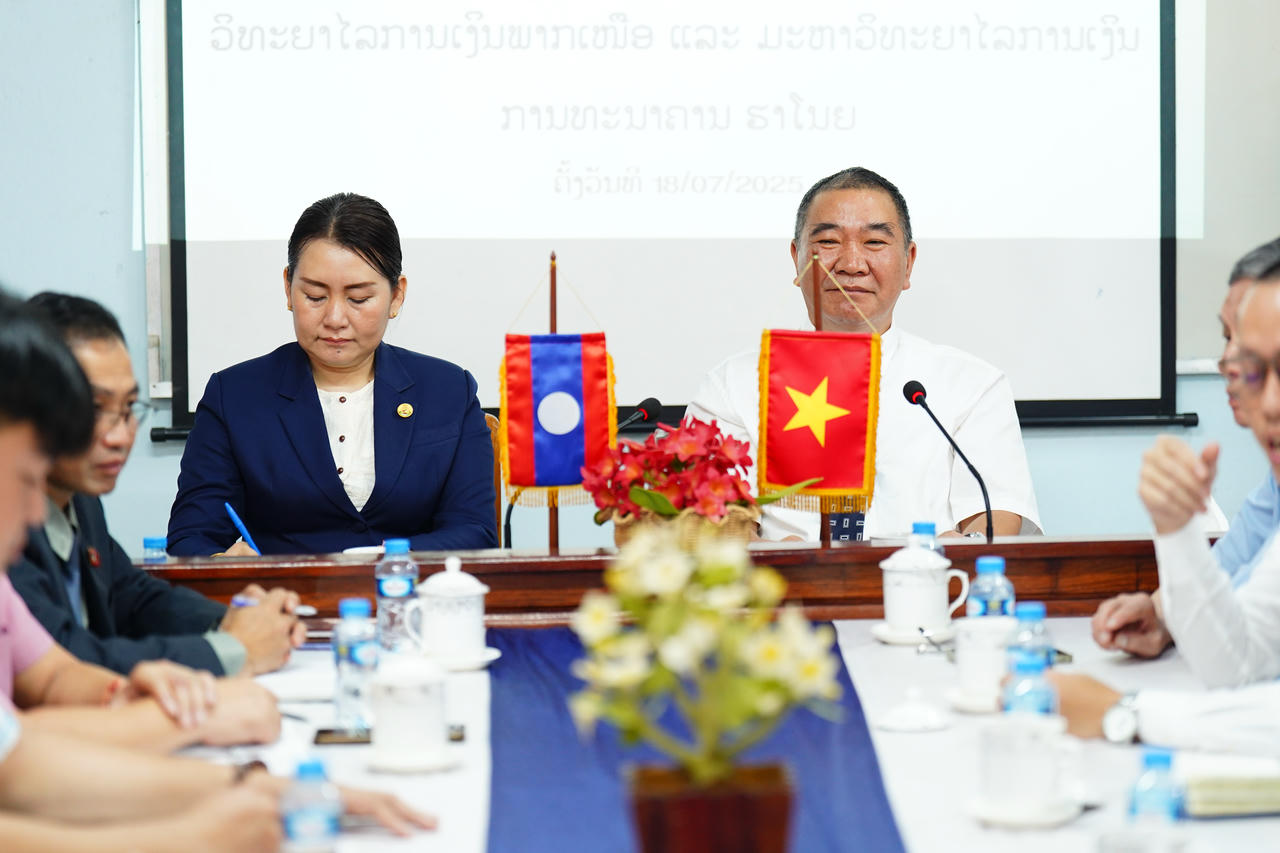 Trường Đại học FBU làm việc với Trường Cao đẳng Tài chính Bắc Lào 