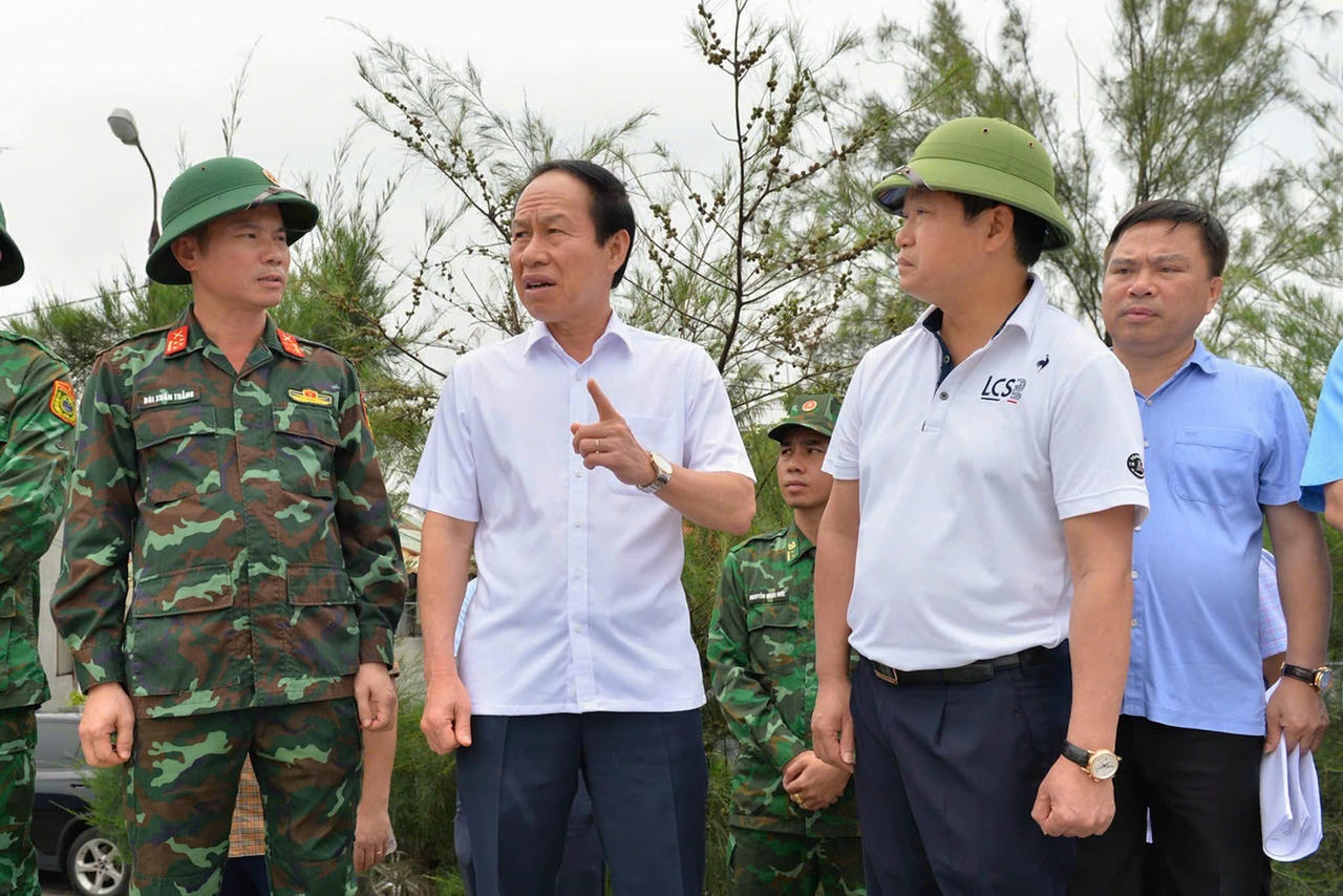 Bí thư Thành ủy Lê Tiến Châu kiểm tra công tác phòng chống bão số 3 tại đặc khu Cát Hải.