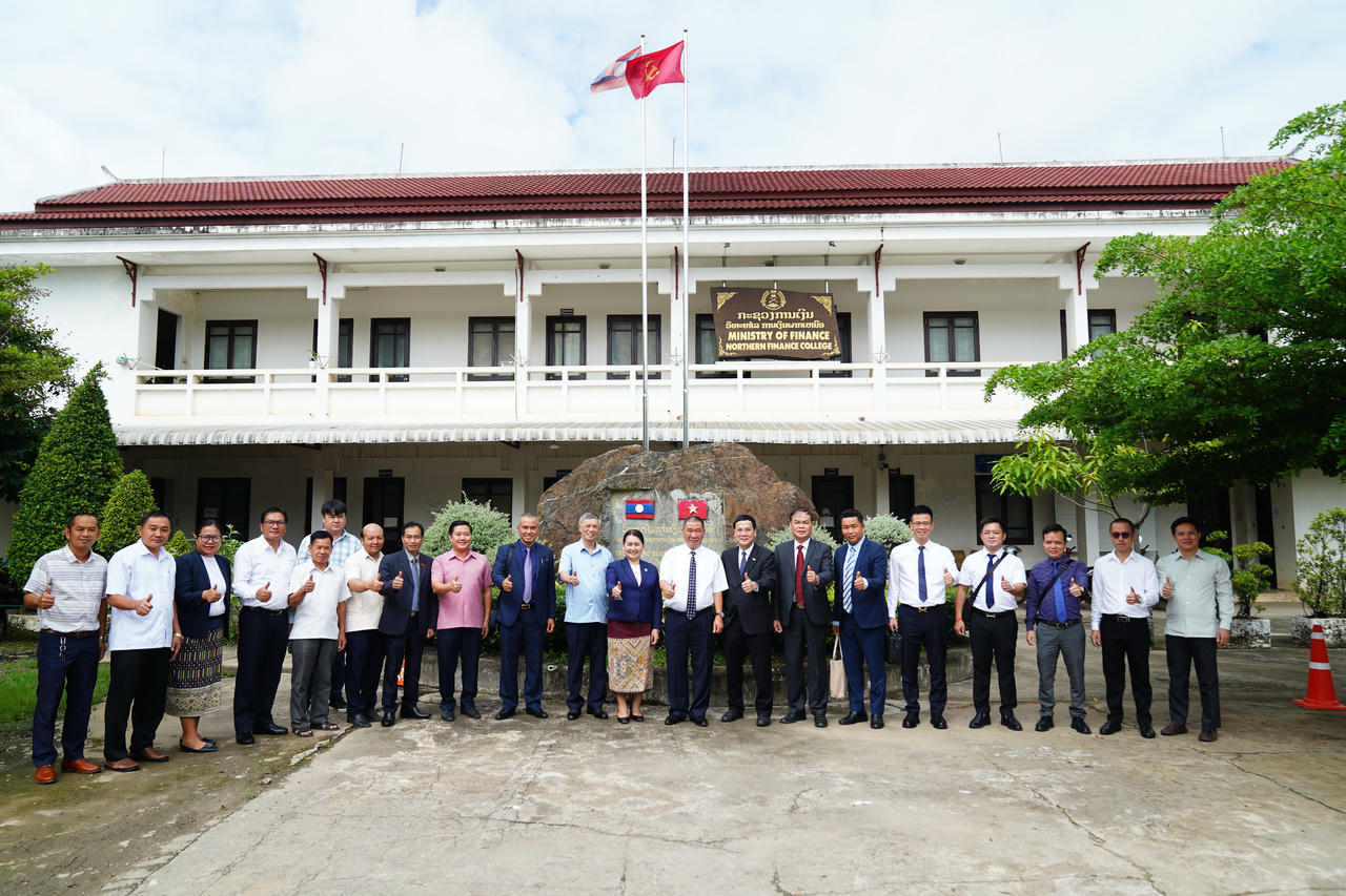 Mở rộng hợp tác chiến lược với các cơ sở giáo dục hàng đầu tại Bắc Lào