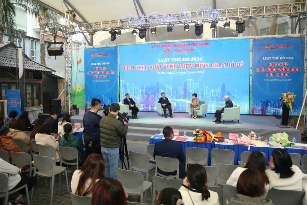 Talkshow ''Luật Thủ đô 2024 - Hiện thực khát vọng vươn mình của Thủ đô'' do Báo Kinh tế và Đô thị tổ chức tháng 12/2024