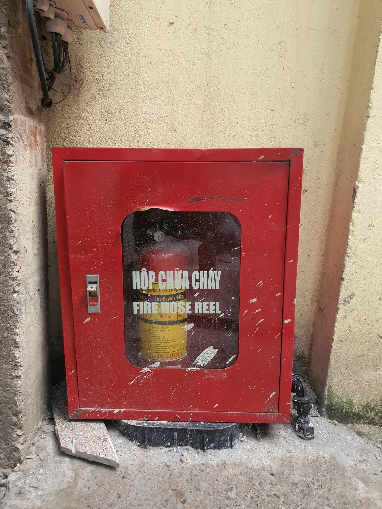 Cận cảnh những tủ thiết bị PCCC đã được cơ quan chức năng lắp đặt trước đó.( Ảnh: TN)
