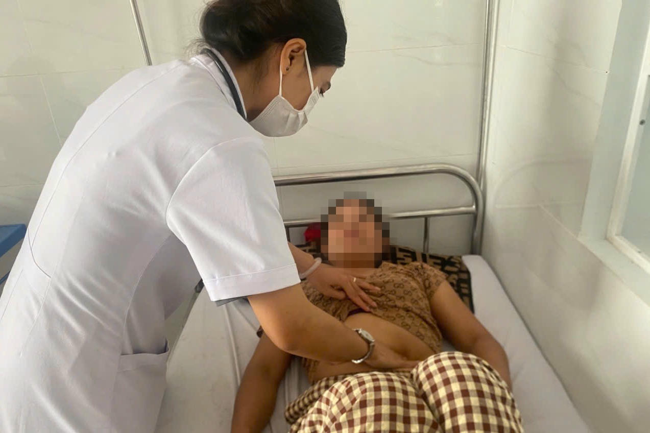 Hàng chục người ở Đắk Lắk nhập viện sau khi ăn bánh mì