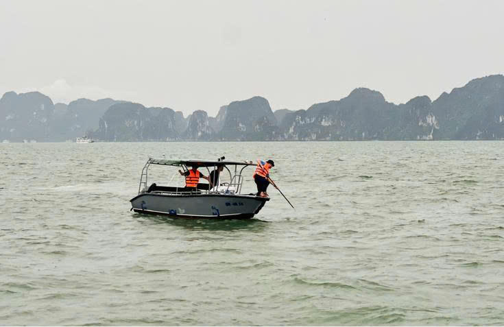 Vụ lật tàu trên vịnh Hạ Long: Tìm thấy thêm một nạn nhân là trẻ em