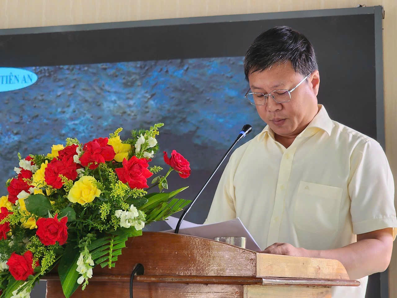 Ông Dương Đức Lin - Chủ tịch UBND xã Thạnh Bình phát biểu tại buổi lễ. 