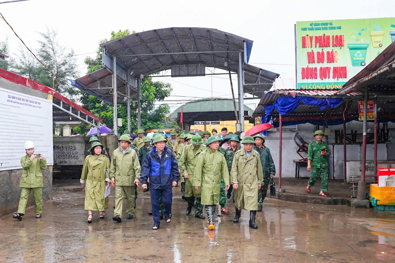 Phó Thủ tướng Chính phủ Trần Hồng Hà dẫn đầu đoàn công tác kiểm tra công tác phòng chống bão số 3 tại Hải Phòng.