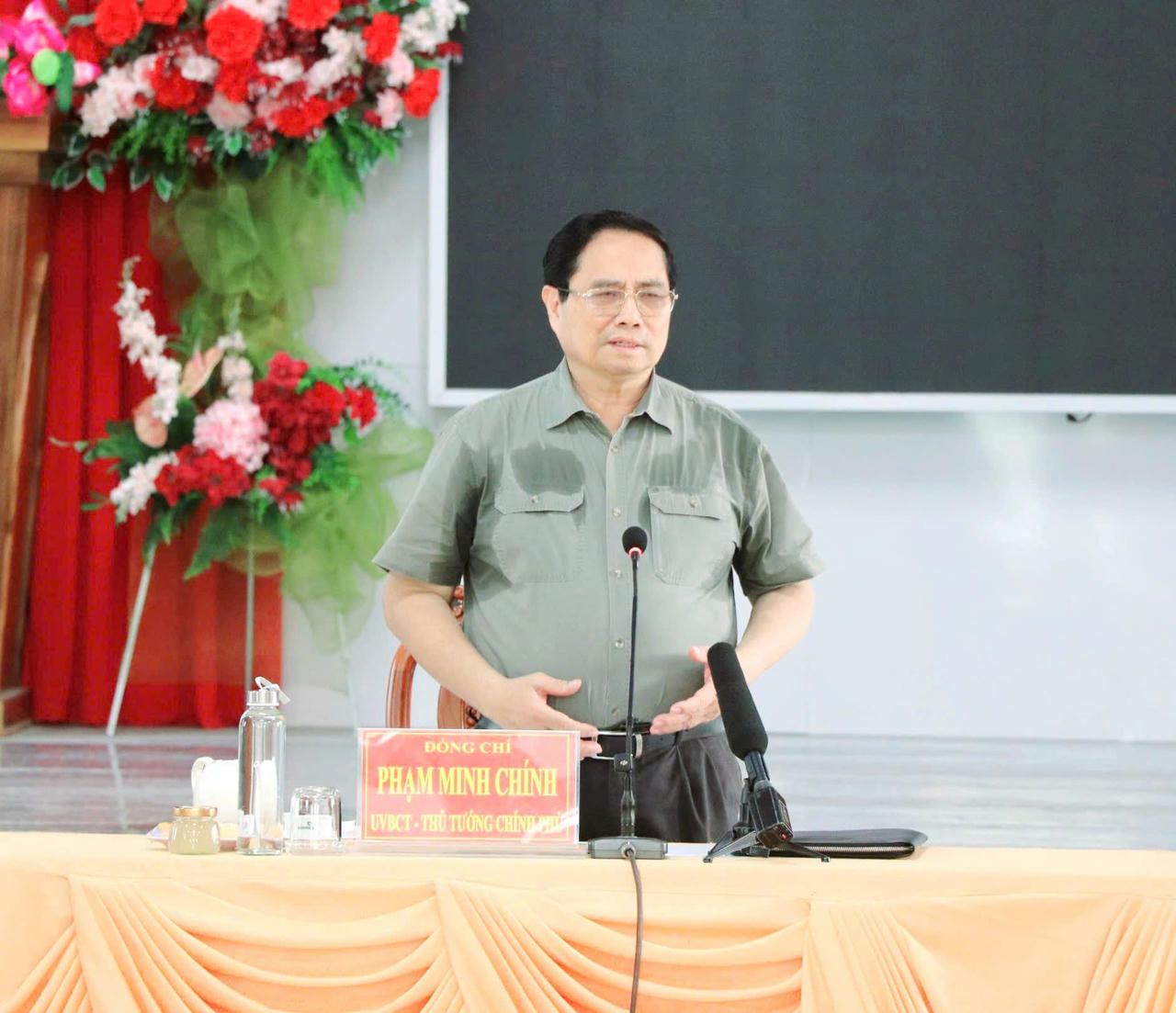 Thủ tướng Phạm Minh Chính phát biểu tại buổi làm việc với lãnh đạo phường Thới Sơn - An Giang (Ảnh: Khánh Thùy)