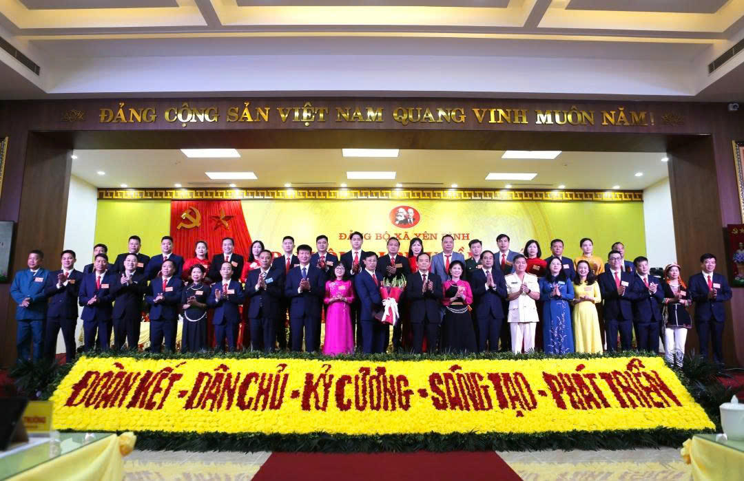 Ban Chấp hành Đảng bộ xã Yên Bình lần thứ nhất ra mắt Đại hội. 