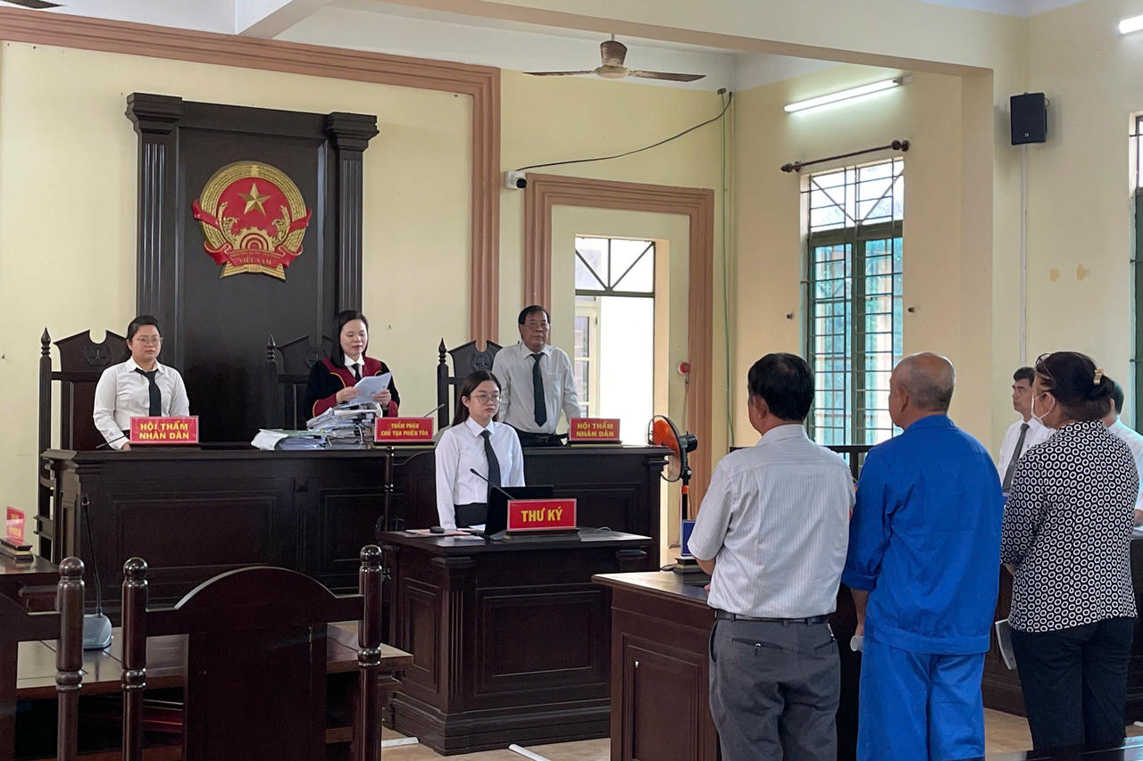 Xét xử vụ 'Không chấp hành án', 'Trốn thuế' tại Công ty Tân Tân: VKS đánh giá 'đủ căn cứ xác định các bị cáo phạm tội' Xét xử vụ 'Không chấp hành án', 'Trốn thuế' tại Công ty Tân Tân: VKS đánh giá 'đủ căn cứ xác định các bị cáo phạm tội'