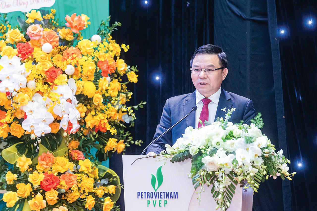 Đồng chí Lê Mạnh Hùng – Bí thư Đảng ủy, Chủ tịch HĐTV Petrovietnam phát biểu chỉ đạo tại Đại hội Đại biểu Đảng bộ PVEP lần thứ IV, nhiệm kỳ 2025-2030.