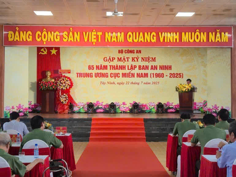 Bộ Công an dâng hương tri ân liệt sĩ và gặp mặt truyền thống tại Khu di tích lịch sử Ban An ninh Trung ương Cục miền Nam
