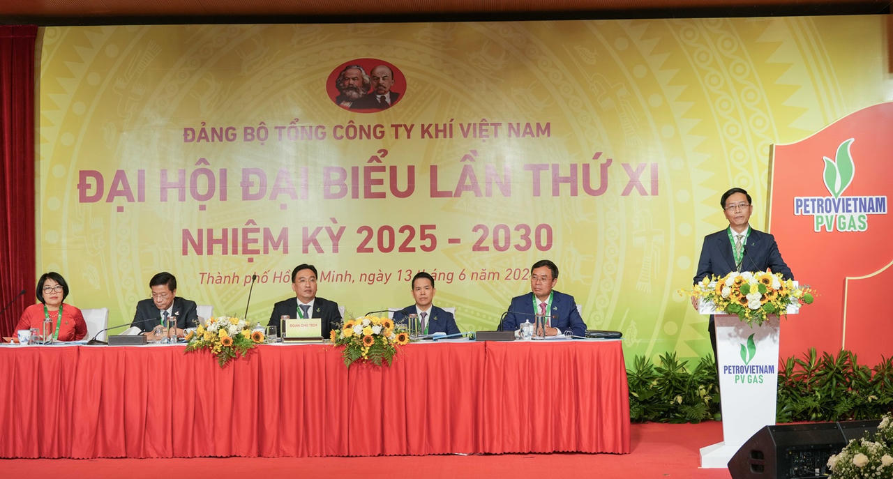 Đồng chí Trần Quang Dũng – Phó Bí thư thường trực Đảng ủy Petrovietnam phát biểu chỉ đạo Đại hội của PV GAS.