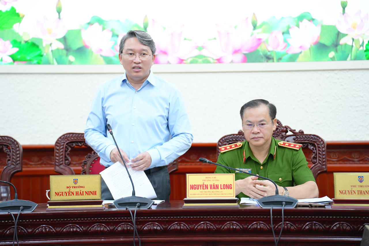 Bộ trưởng Nguyễn Hải Ninh khai mạc Hội nghị.