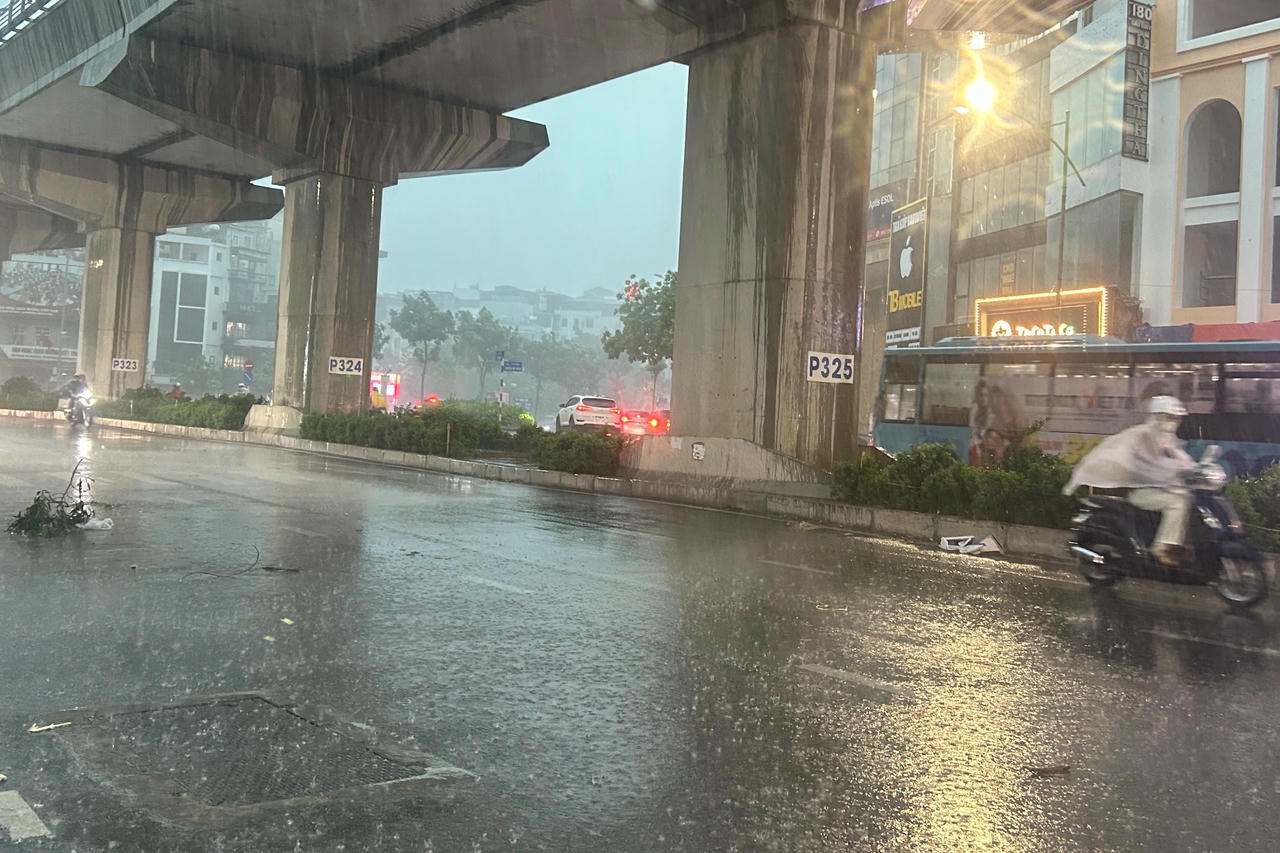 Cần làm gì để ứng phó với mưa lớn, ngập úng đô thị?