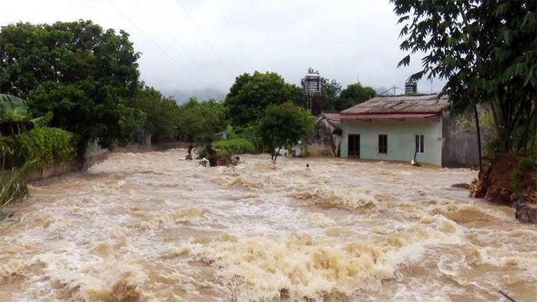 Tập trung ứng phó khẩn cấp với mưa lũ trên lưu vực sông Cả