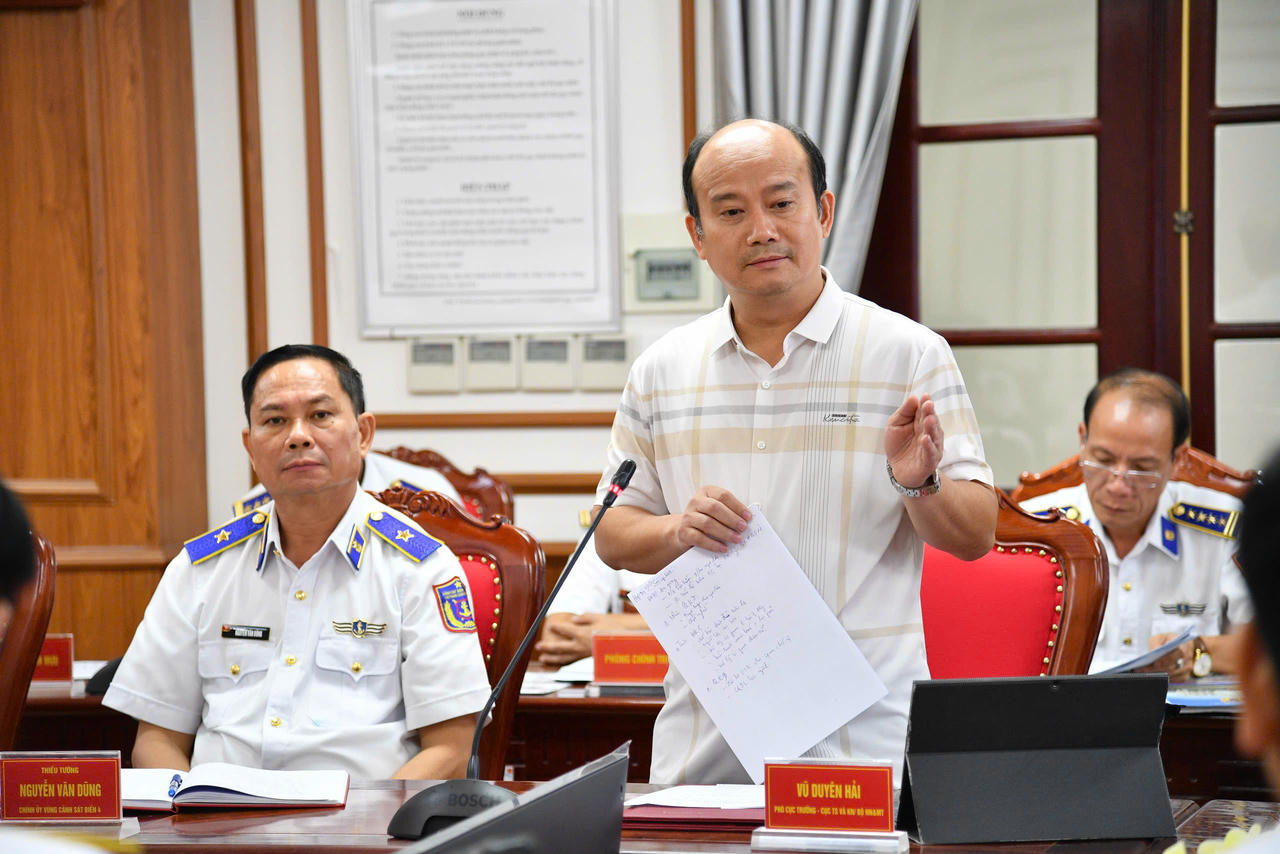 Ông Vũ Duyên Hải - Phó Cục trưởng Cục Thủy sản và Kiểm ngư, Bộ Nông nghiệp và Môi trường phát biểu tại Hội Nghị