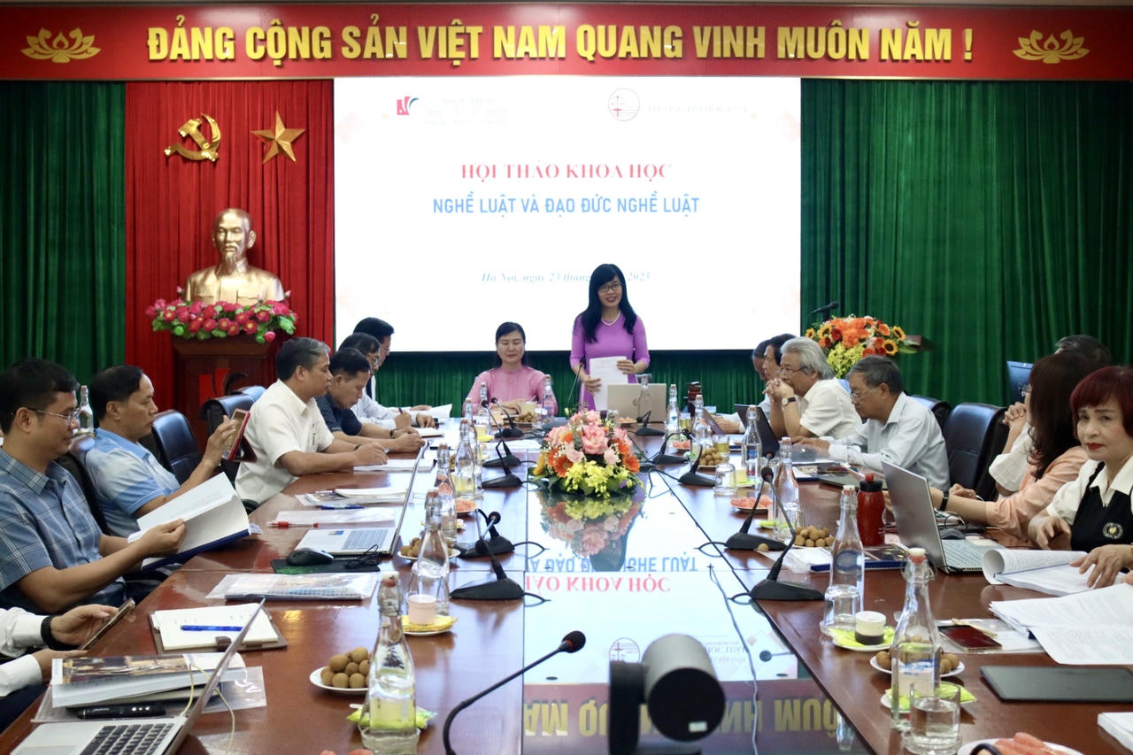 PGS.TS. Nguyễn Hoàng Anh, Phó Hiệu trưởng Trường Đại học Luật, ĐHQGHN phát biểu.